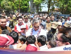 Momen Waka MPR Ajak Dialog Siswa Peserta Simulasi Makan Bergizi Gratis