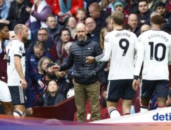 MU Pecat Erik ten Hag, Neville: Gaya Mainnya Enggak Jelas