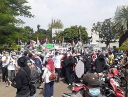 Video: Penampakan Massa Aksi Bela Palestina Geruduk Kedubes AS