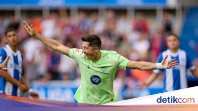 Lewandowski 10 Gol, Lebih Subur ketimbang 10 Tim