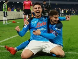 Napoli di Puncak, Inter dan Juve Membayangi