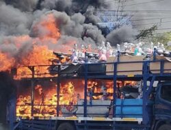 Bedeng di Pinggir Rel KA Priok Terbakar, Bajaj hingga Sepeda Listrik Hangus