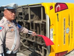 Bus Rombongan Guru Terguling di Tol Sumo, 1 Orang Tewas dan 19 Luka