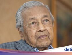 Mahathir Mohamad Kembali Dirawat di RS