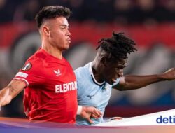 Galaknya Mees Hilgers di Laga Twente Vs Lazio