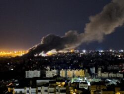 Video: Suasana Mencekam Langit Beirut Dikepung Asap dan Ledakan