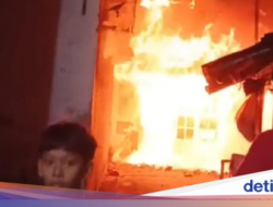 2 Rumah di Cilandak Jaksel Terbakar, Warga Panik Berlarian