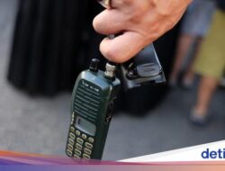 Iran Larang Pager dan Walkie-talkie di Pesawat Buntut Serangan di Lebanon