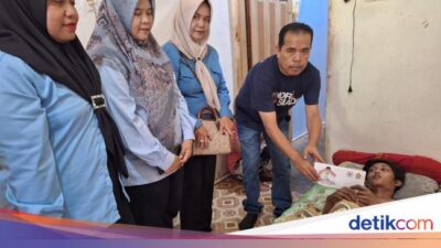 Andre Rosiade Bantu Remaja Penderita Lumpuh di Padang