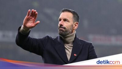 Amorim Datang, Van Nistelrooy Resmi Tinggalkan MU