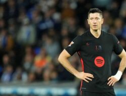 Barcelona Tak Mau Bahas Rumor Striker demi Jaga Mood Lewandowski