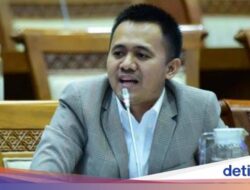 Anggota DPR Kecam Transgender Isa Zega Berhijab Saat Umrah: Penistaan Agama