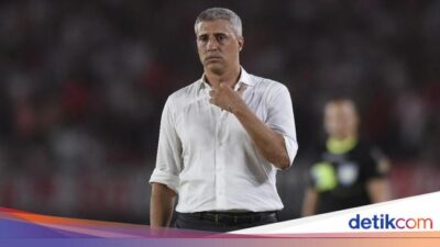 Gegara Ronaldo Cs, Crespo Dipecat Al Ain