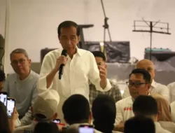 Video: Jokowi Minta Relawan Gerak Masif Menangkan Ridwan Kamil