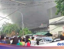 Kebakaran Gudang di Muara Baru Jakut, 100 Personel Damkar Dikerahkan