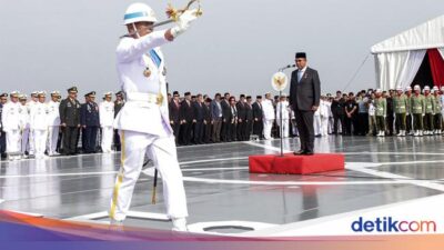 Ketua MPR Peringati Hari Pahlawan di KRI Semarang