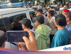 Usai Diperiksa KPK, Rohidin Mersyah dan Pejabat Bengkulu Dibawa ke Jakarta