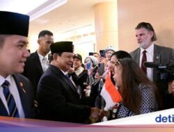 Prabowo Disambut Meriah oleh WNI Saat Tiba di Washington DC