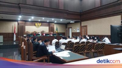 Hakim Tegur Eks Plt Karutan KPK gegara Ngomong Berbelit-belit di Sidang