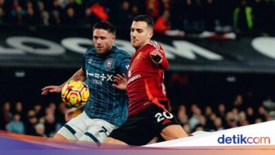 Ipswich Town Vs MU Imbang 1-1 di Paruh Pertama