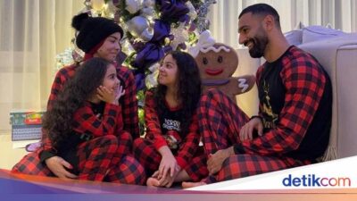 Mo Salah Unggah Foto Natal, Fans Rival Liverpool Kegirangan