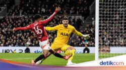 Cerita Horor Dua Kiper di Tottenham Vs MU