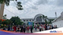 Liburan Tahun Baru, Warga Tasikmalaya Boyong Keluarga Besar ke Kota Tua