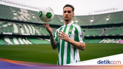 Kata-kata Pertama Antony Usai Gabung Real Betis