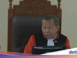 Hakim MK Tegur Pengacara Cabup Bireuen: Jawabannya Jangan Muter-muter