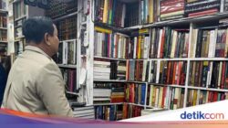 Prabowo Mampir ke Toko Buku Langganan di Sela Kunker ke India