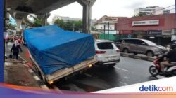 Hati-hati, Ada Truk Gangguan di Jl Wolter Monginsidi Arah Tendean