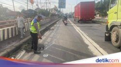 Rem Mendadak Hindari Lubang, 2 Wanita Tewas Tertabrak Truk di Batang