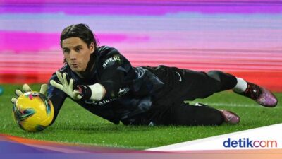 Jempol Retak, Yann Sommer Absen Tiga Pekan