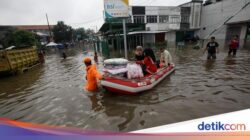 Lalu Lintas Terputus Akibat Banjir di Jurangmangu, Tangsel