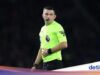 Michael Oliver Diparkir usai Insiden Mateta di Piala FA