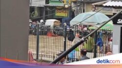 Banjir Belum Surut, Motor-motor di Penitipan Stasiun Bekasi Terendam