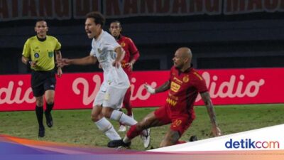 Main 9 Orang, Persija Disikat Arema 1-3