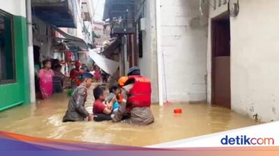 Banjir Imbas Luapan Ciliwung di Jaksel dan Jaktim Berangsur Surut