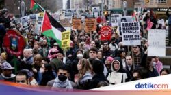 Demonstrasi Pecah di New York Buntut AS Tangkap Aktivis Pro-Palestina