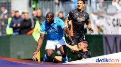 Statistik Bertahan Idzes Saat Venezia Imbangi Napoli